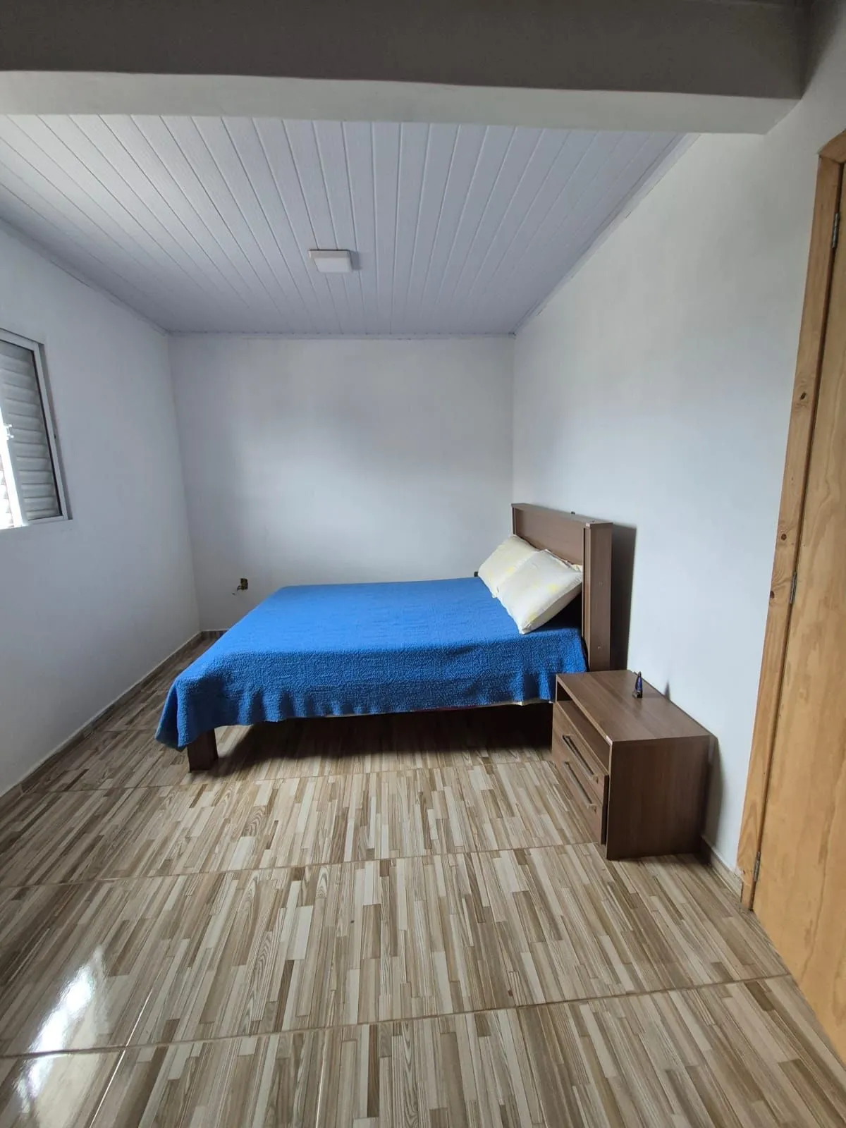 Imagem Belíssima casa de 2 dormitórios com um amplo pátio na cidade de Passo Fundo