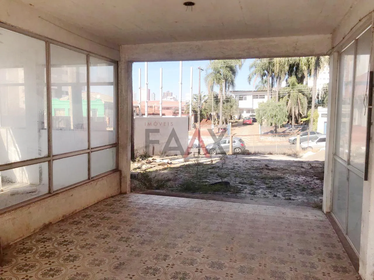 Imagem Sala Comercial com 72 dormitórios,2500.00 m , CENTRO, GUARAPUAVA - PR