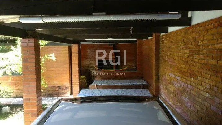 Imagem Casa para Venda - 300m², 4 dormitórios, 4 vagas - Nonoai