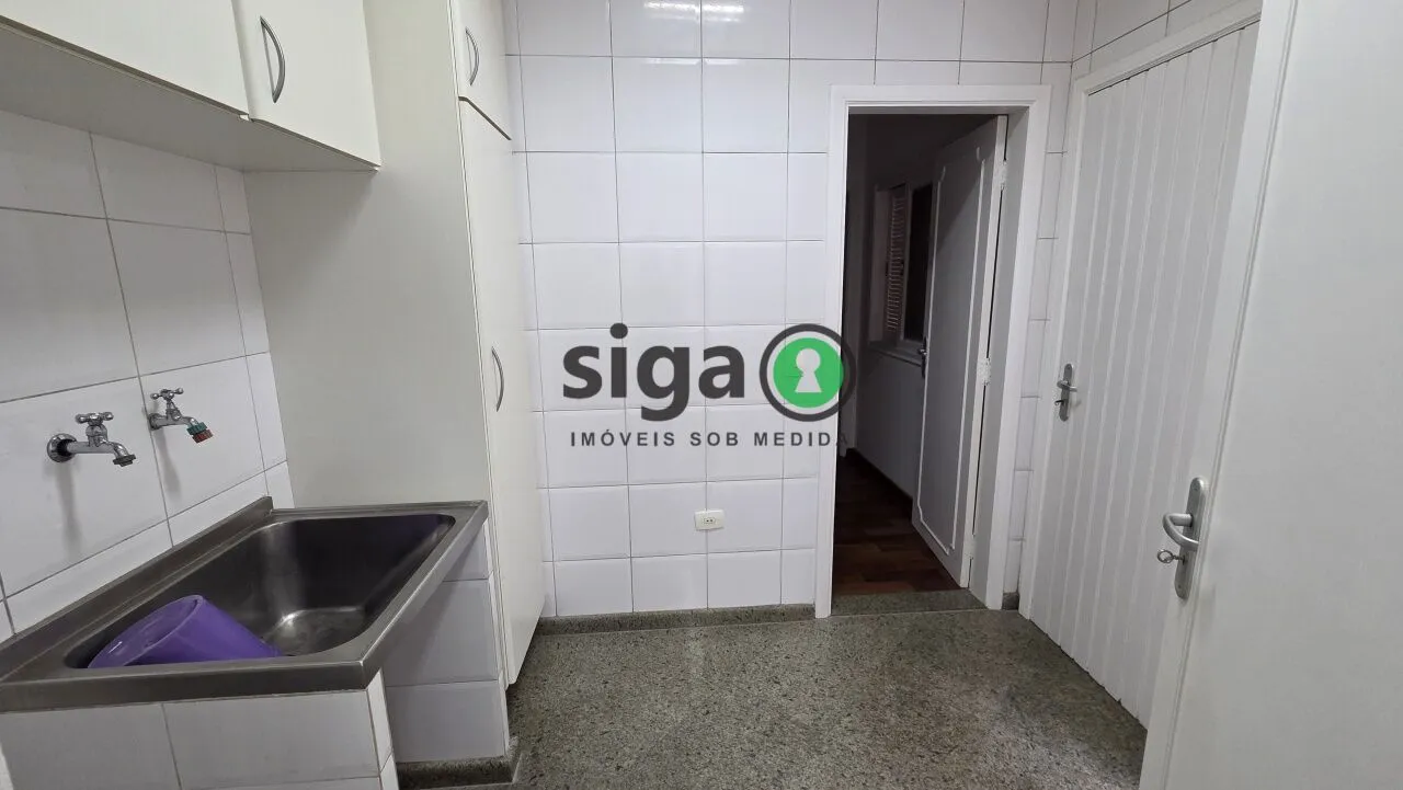 Imagem Casa em condomínio à venda e locação com 300m², 5 quartos e 2 vagas no Panamby