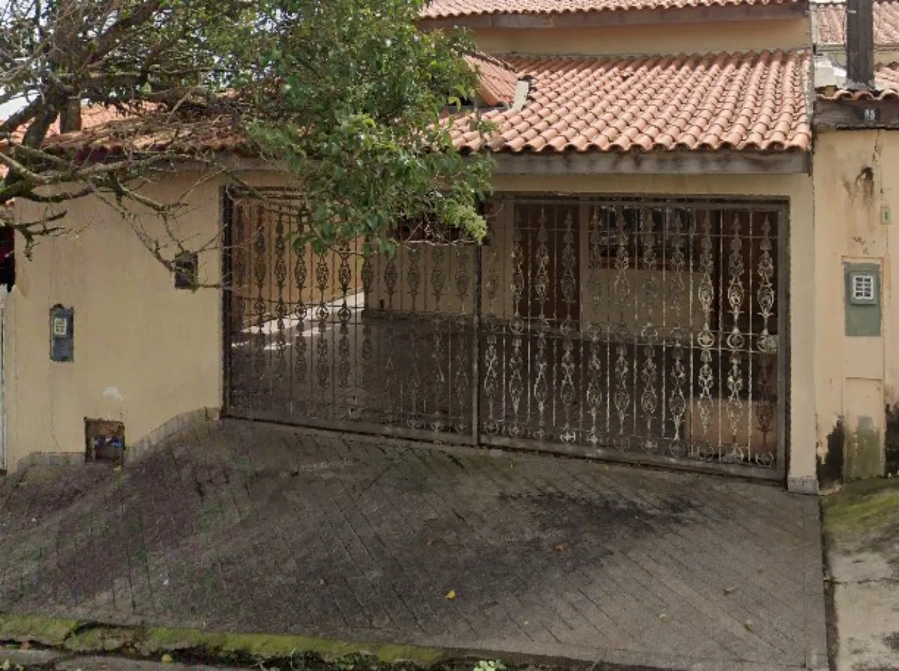 Imagem Casa à venda em Sorocaba-SP: 3 quartos, 2 suítes, 1 sala, 3 banheiros, 2 vagas de garagem - Jardim Piazza Di Roma, 150m². Venha conferir!