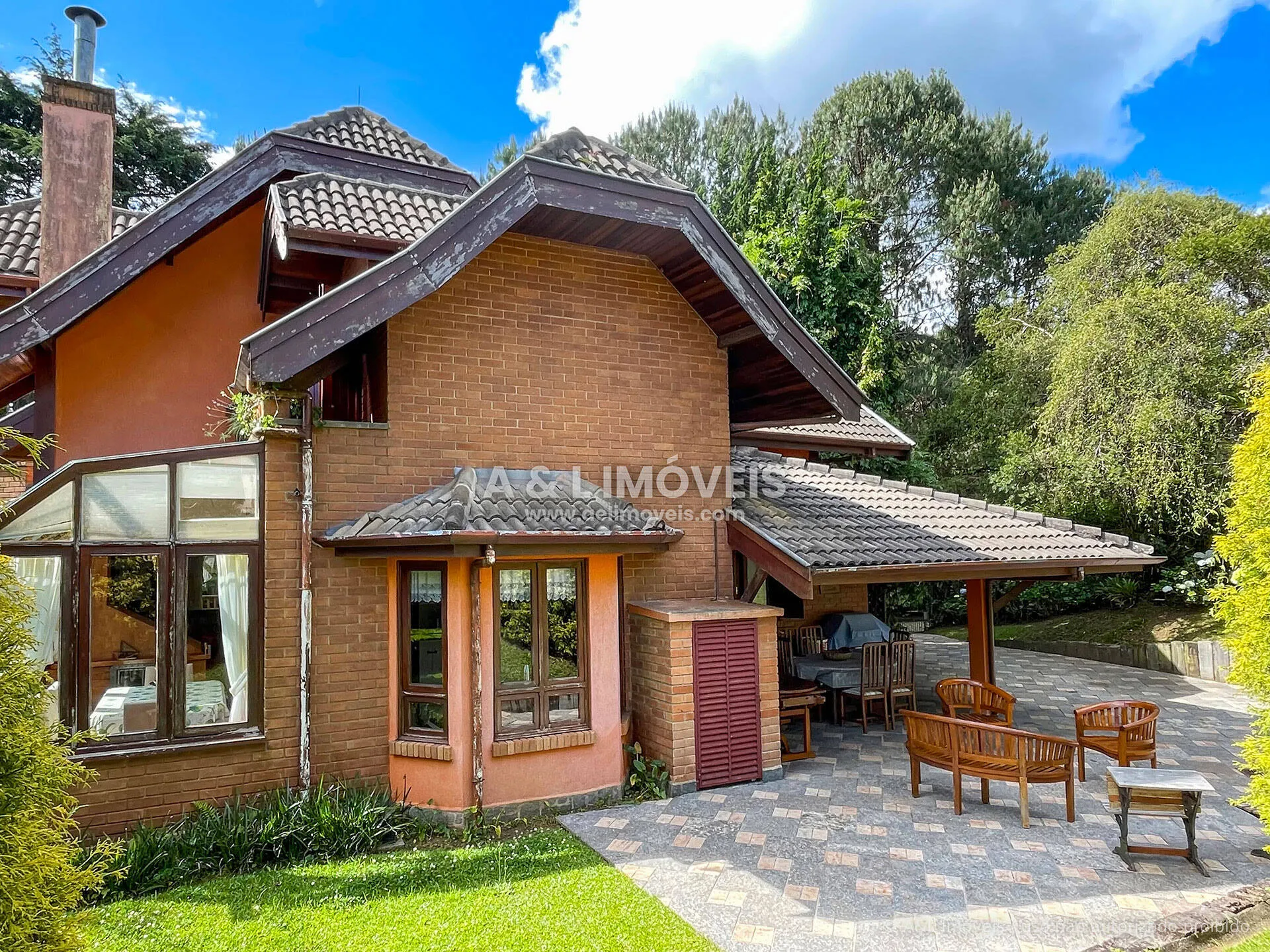 Imagem Casa à venda em Campos do Jordão | 4 suítes e 206,85 m²