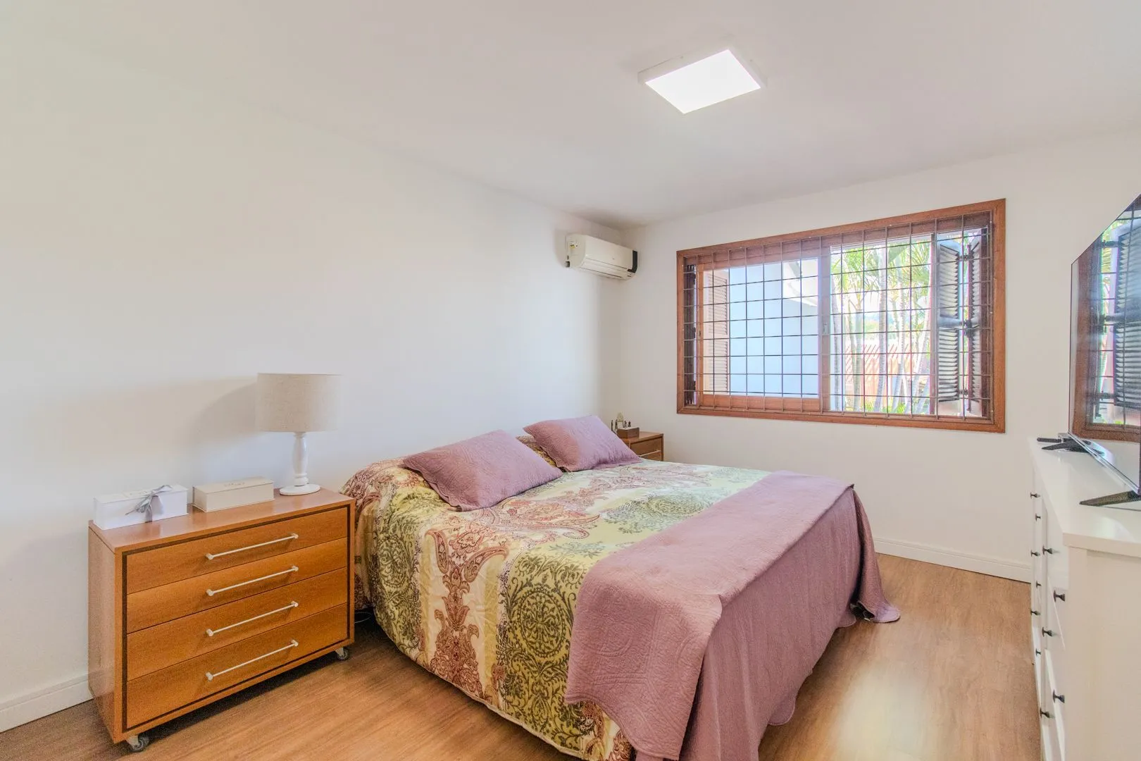 Imagem Casa para Venda - 410m², 3 dormitórios, sendo 3 suites, 2 vagas - Ipanema