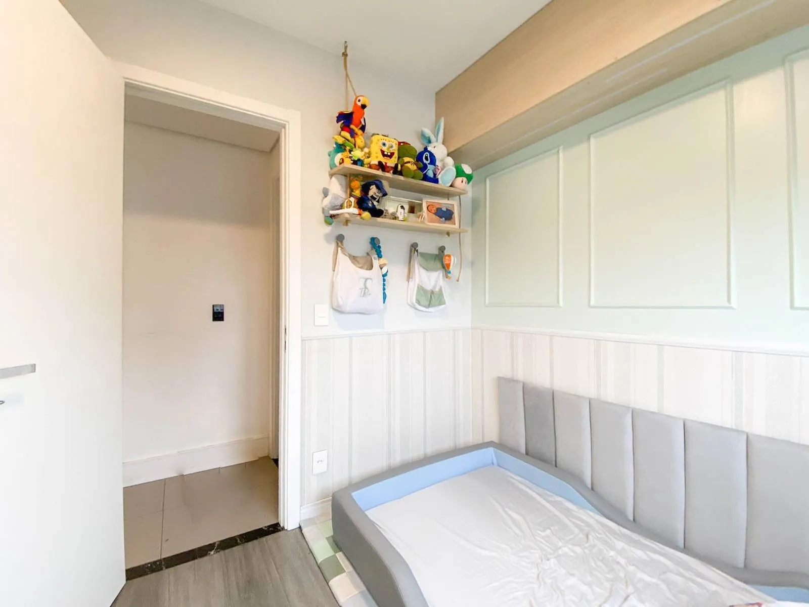 Imagem Apartamento semimobiliado, andar alto, com vista perene - Jardim Lindóia