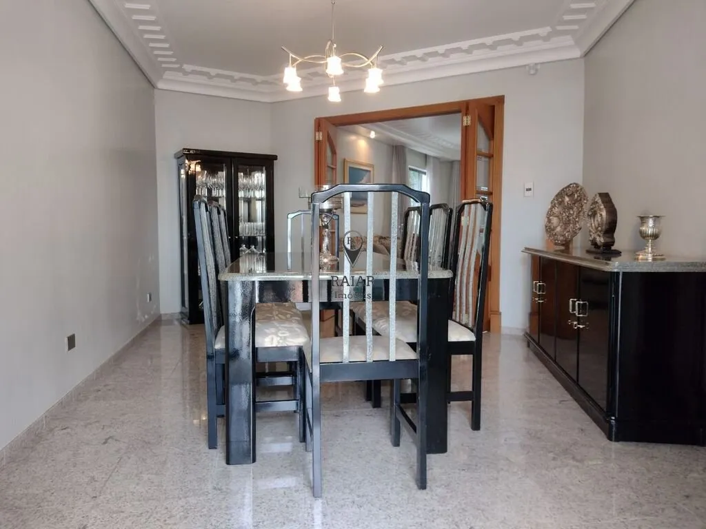 Imagem Esta casa está localizada em uma das melhores regiões de Curitiba, bairro boa vista. O imóvel foi...