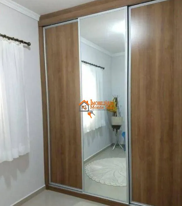 Imagem Sobrado com 4 dormitórios à venda, 200 m² por R$ 950.000 - Jardim Paraventi - Guarulhos/SP