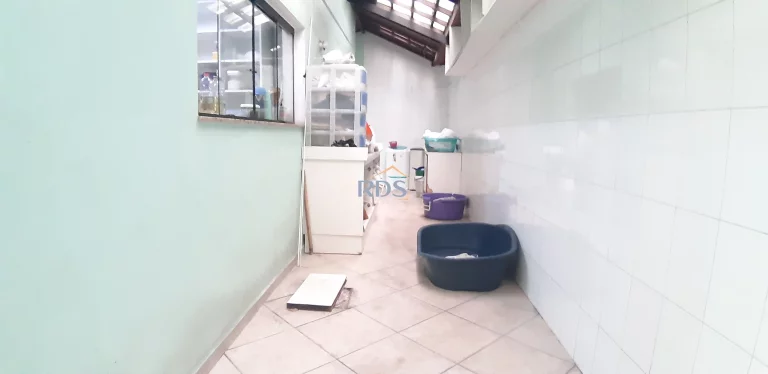 Imagem Vende Casa de 270m² com 4 dormitórios no Parque Assunção