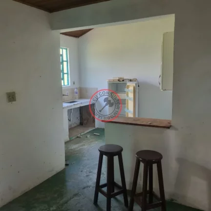 Imagem 2 pequenas Casas na maquinino Bairro MAQUININHA, em um terreno de 700 metros limpo em rua asfaltada , junto a natureza