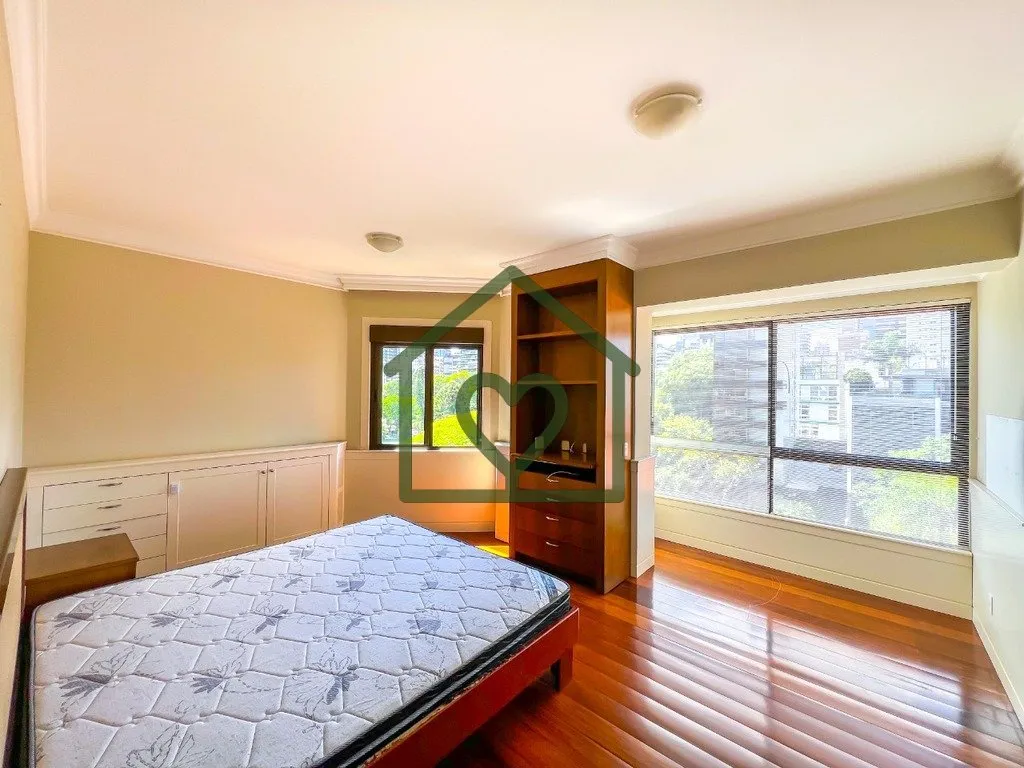 Imagem Excelente apartamento com 312 m2m². Vista panorâmica e definida para clube GNU. Preço e disponibi...