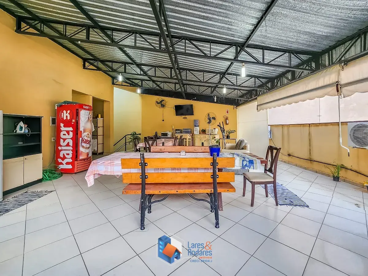 Imagem Casa comercial para venda em Liberdade, 700m²