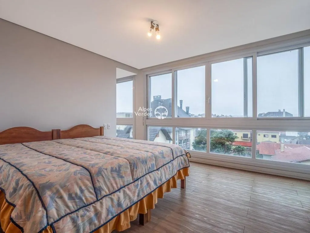 Foto do imóvel VENDE-SE APARTAMENTO COM 4 SUITES PROXIMO A RUA COBERTA DE GRAMADO