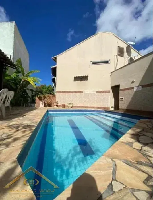 Imagem Casa em Condomínio para Venda em Cabo Frio / RJ no bairro Parque Burle