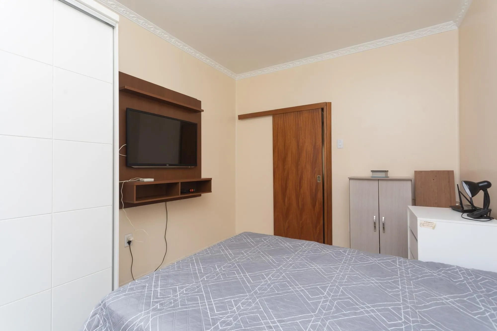Imagem Apartamento 3 Dormitórios com Suíte e Garagem na Cidade Baixa - Próximo à Redenção