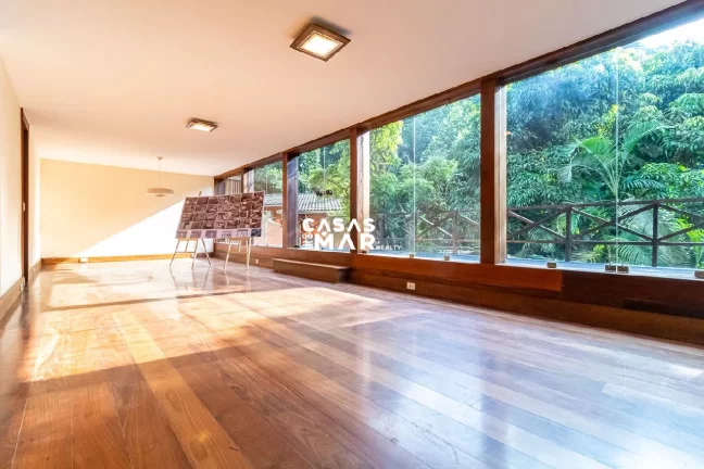 Imagem Linda Casa Reformada e Modernizada de 4 quartos em Condomínio cobiçado em São Conrado