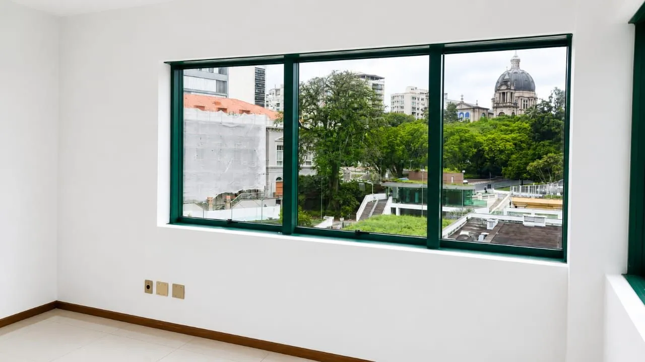 Imagem Sala comercial à venda em Porto Alegre, Centro Histórico, 57.68m2
