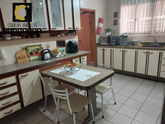 Imagem Apartamento na Ponta da praia com 3 dormitórios e 162m²