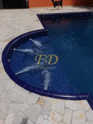 Imagem Casa com Piscina a Venda em Atibaia
