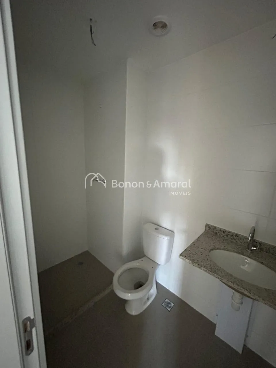 Imagem Apartamento Garden a venda com 2 Quartos sendo 1 suíte, 2 banheiros e 2 vagas Mansões Santo Antonio 61m²