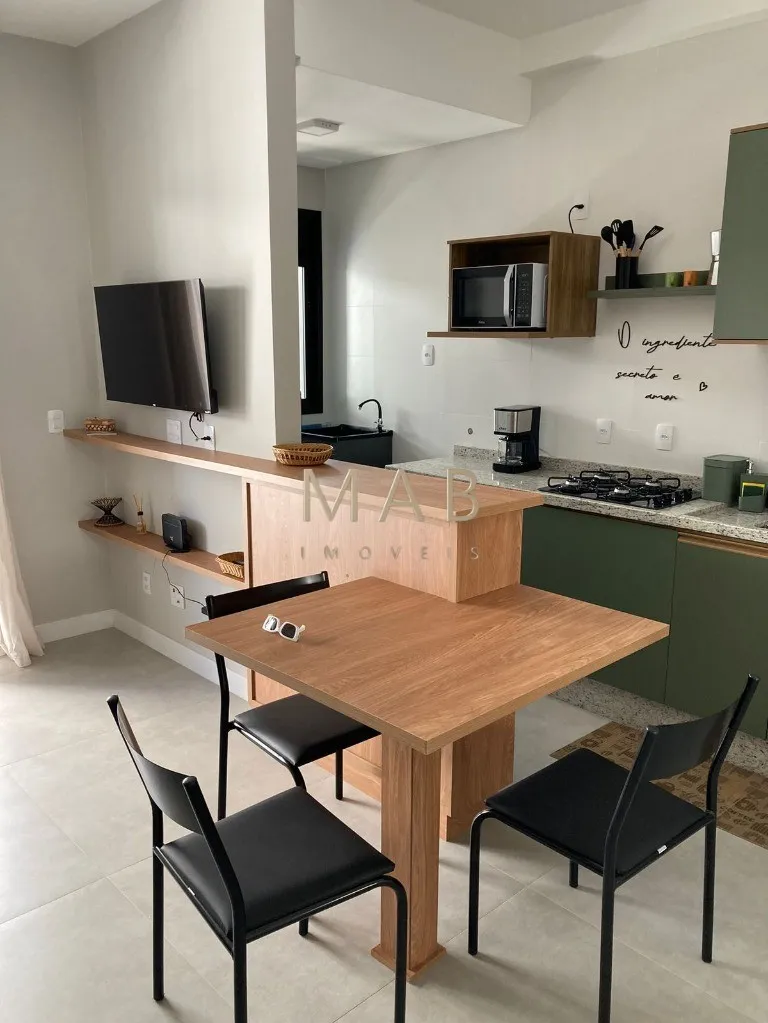 Foto do imóvel Venha Conferir! Apartamento de 1 Dormitório à Venda na Praia da Cachoeira do Bom Jesus em Florianópolis/SC!!