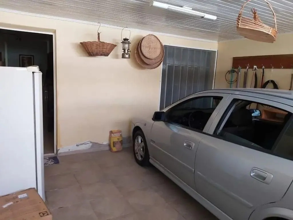 Imagem Casa com 4 dormitórios no bairro Passo da Areia