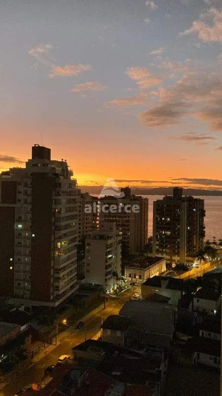 Imagem Apartamento à venda com 2 quartos 2 suítes, 80,29m² em Agronômica Florianópolis
