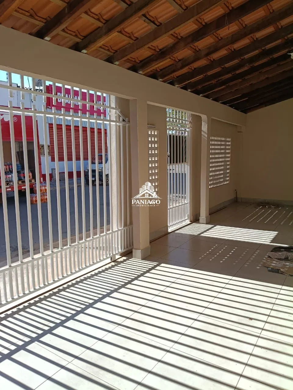 Imagem CASA À VENDA NO CPA IV 2/4 SENDO UMA SUITE