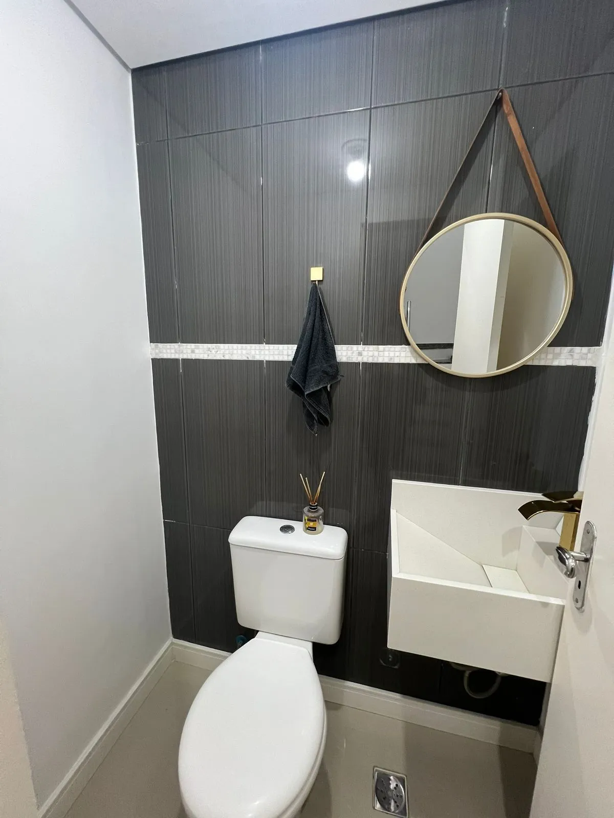 Imagem Casa sobrado em Gravatai de 3 dormitórios e 2 vagas