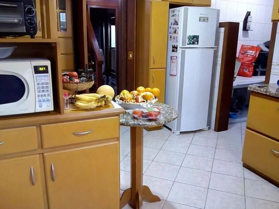 Imagem Vende-se Casa em Condominio com 3 suites a 5 minutos da Rua Coberta