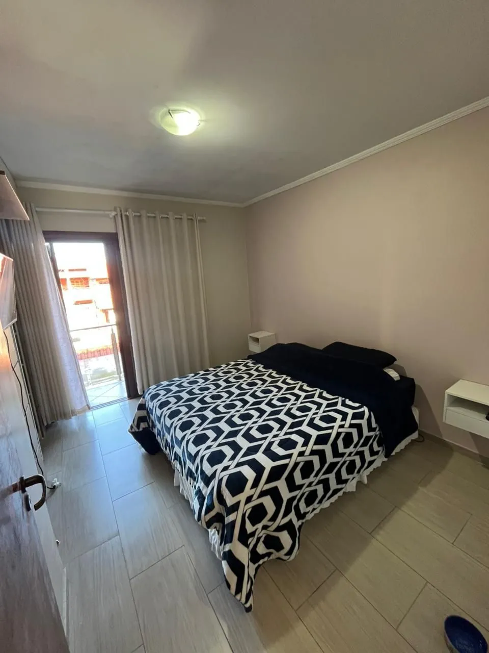 Imagem Sobrado triplex com piscina no Loteamento Nova Ipanema