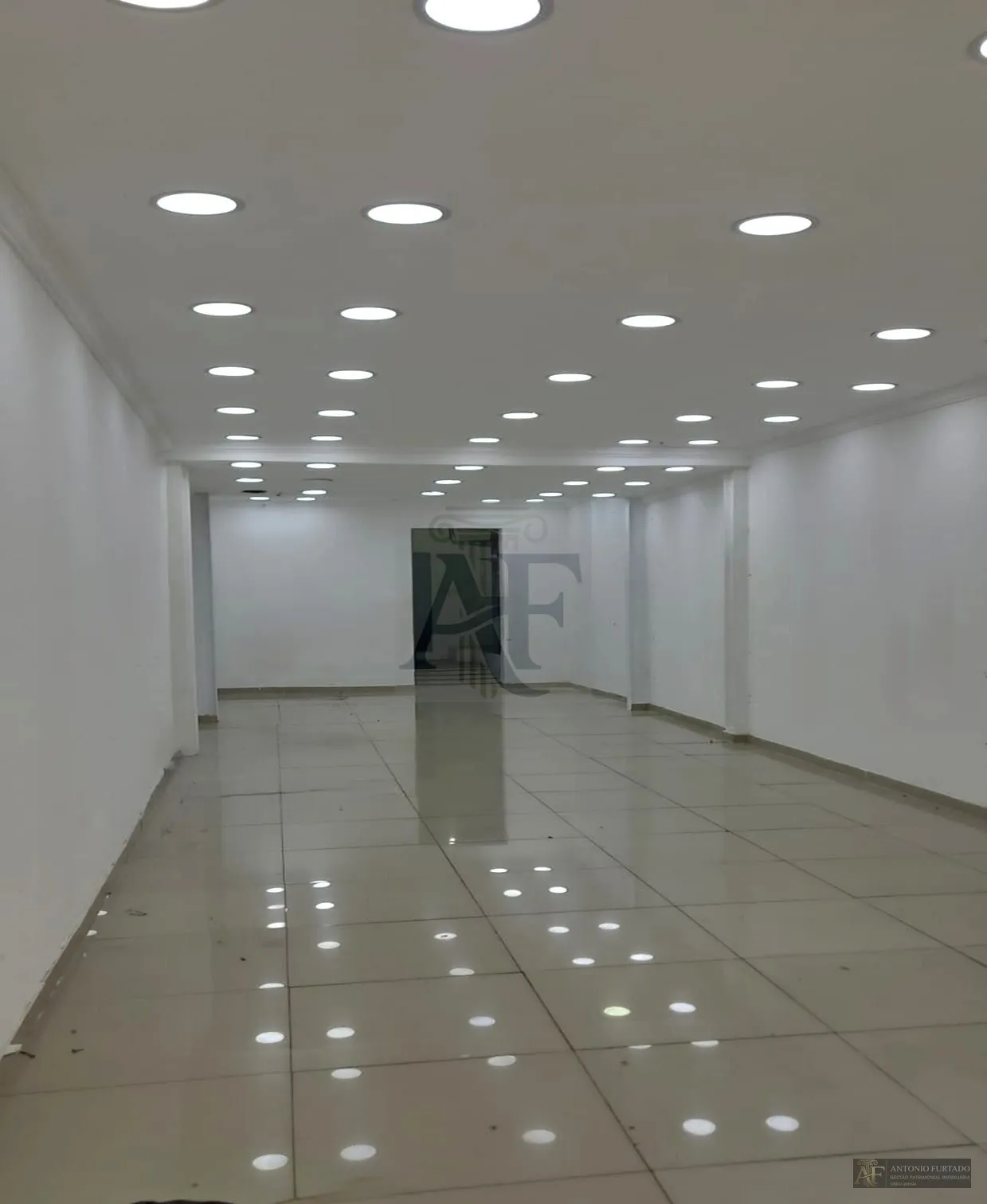 Foto do imóvel Comercial para alugar em Santo Amaro, São Paulo em Rua Manuel Borba