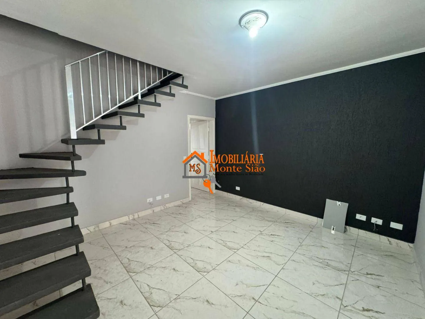 Imagem Sobrado com 2 dormitórios à venda, 250 m² por R$ 690.000,00 - Gopoúva - Guarulhos/SP
