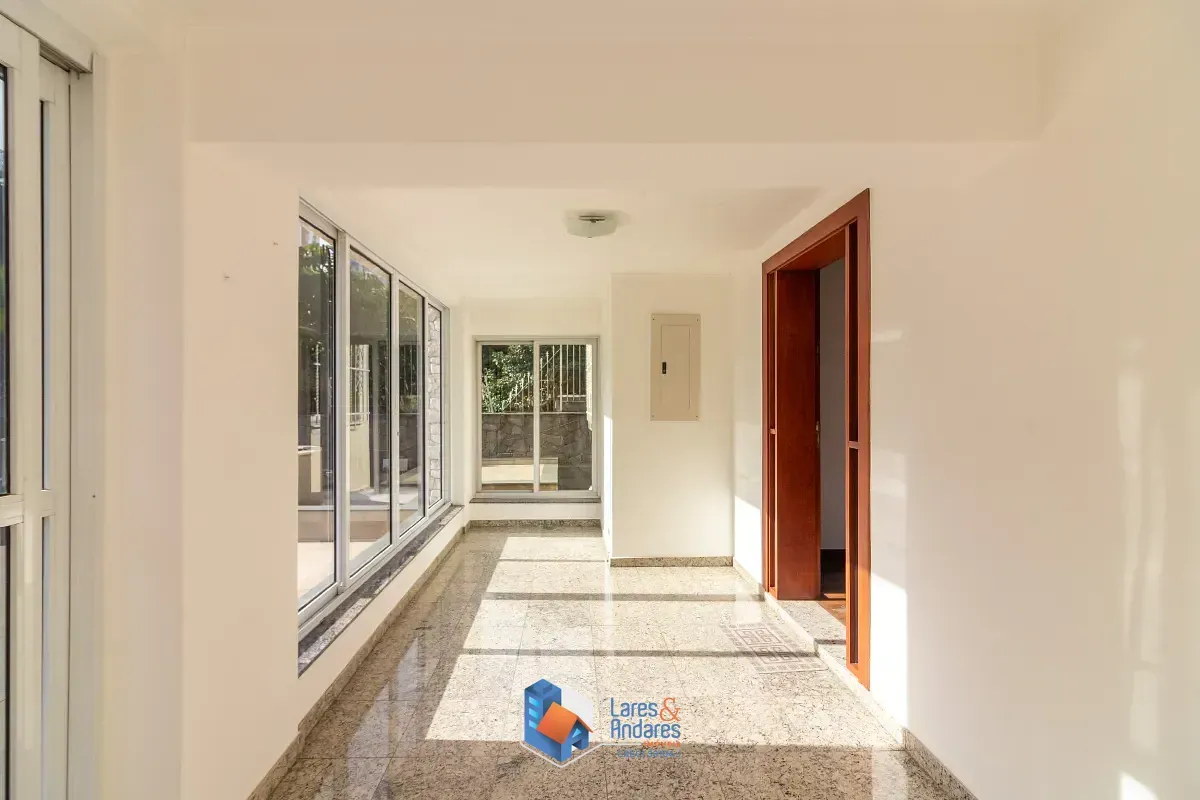 Imagem Casa para venda em Campo Belo com 4 quartos, sendo 3 suítes, 280m²