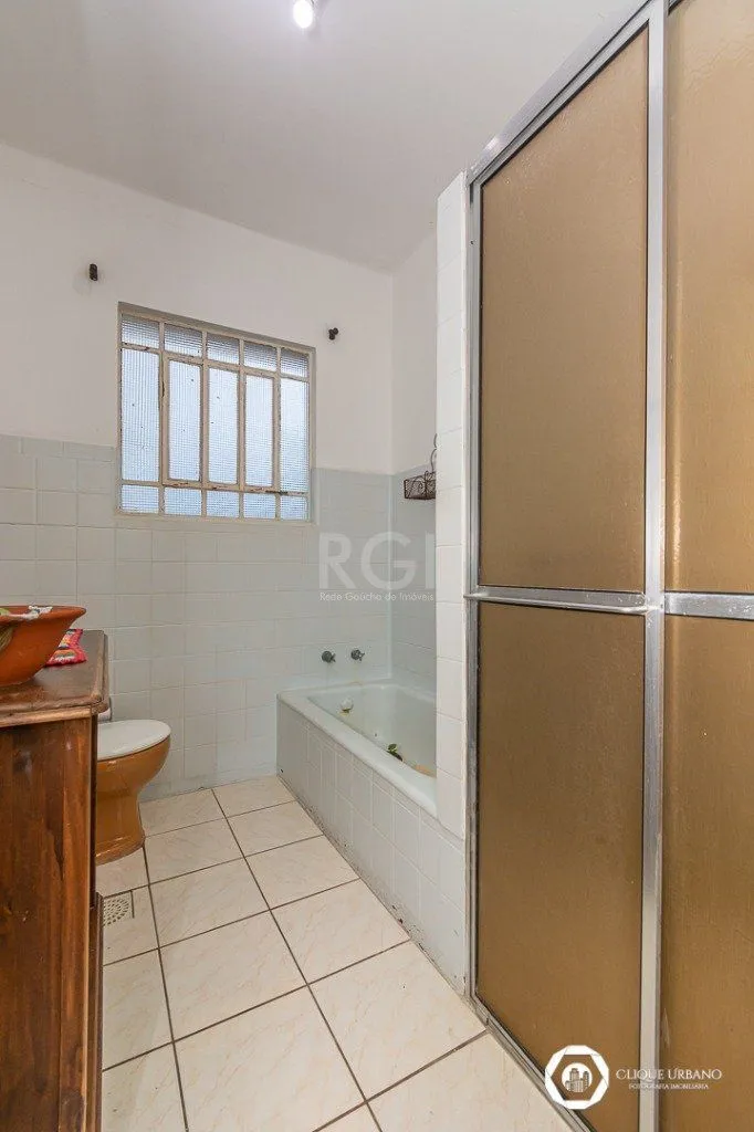Imagem Casa para Venda de 3 dormitórios, no bairro Petrópolis