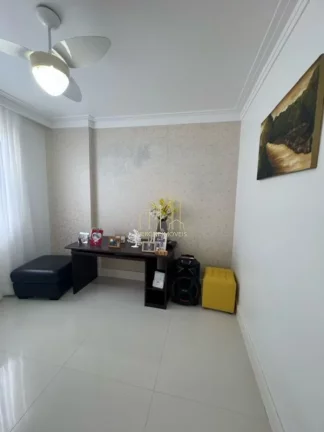 Imagem Excelente apartamento decorado com três quartos varanda a venda na Pituba