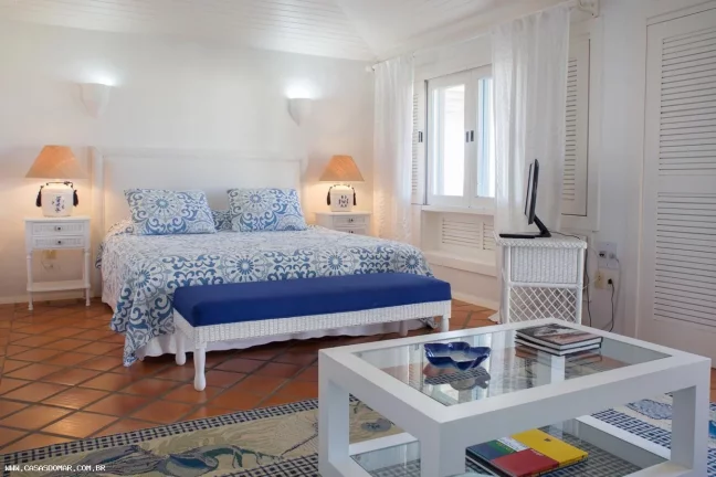 Imagem Casa Frente Mar para Venda em Armação dos Búzios / RJ no bairro Manguinhos