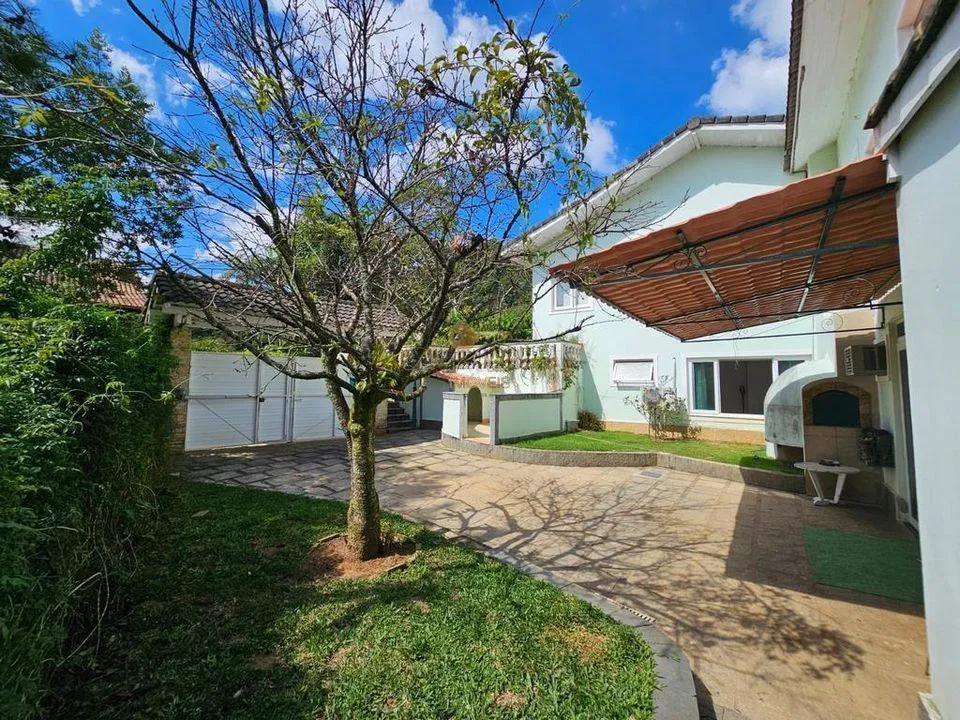 Imagem Casa em Condomínio para Venda em Teresópolis / RJ no bairro Comary
