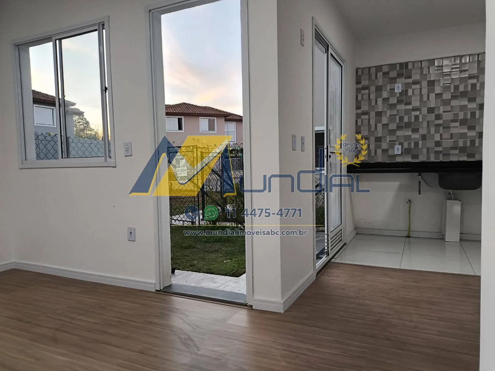 Imagem Sobrado à Venda no Condomínio Paradise - 105 m²,Suíte e Lazer Completo