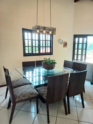 Imagem Chácara à Venda com 3 Dormitórios, 2 Banheiros e 1000m2 de Área Total – Conforto e Espaço para Toda a Família!