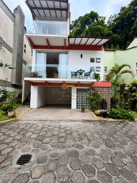 Foto do imóvel Casa em Condomínio para Venda em Teresópolis / RJ em Rua Júlio Gameiro
