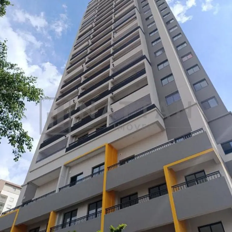 Imagem Apartamento à venda com 1 dormitório, 30 m², varanda e banheiro adaptado