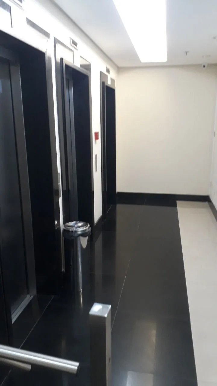 Imagem Sala de alto padrão, 52 m², vaga de garagem, Bairro Passo da Areia, mobiliada