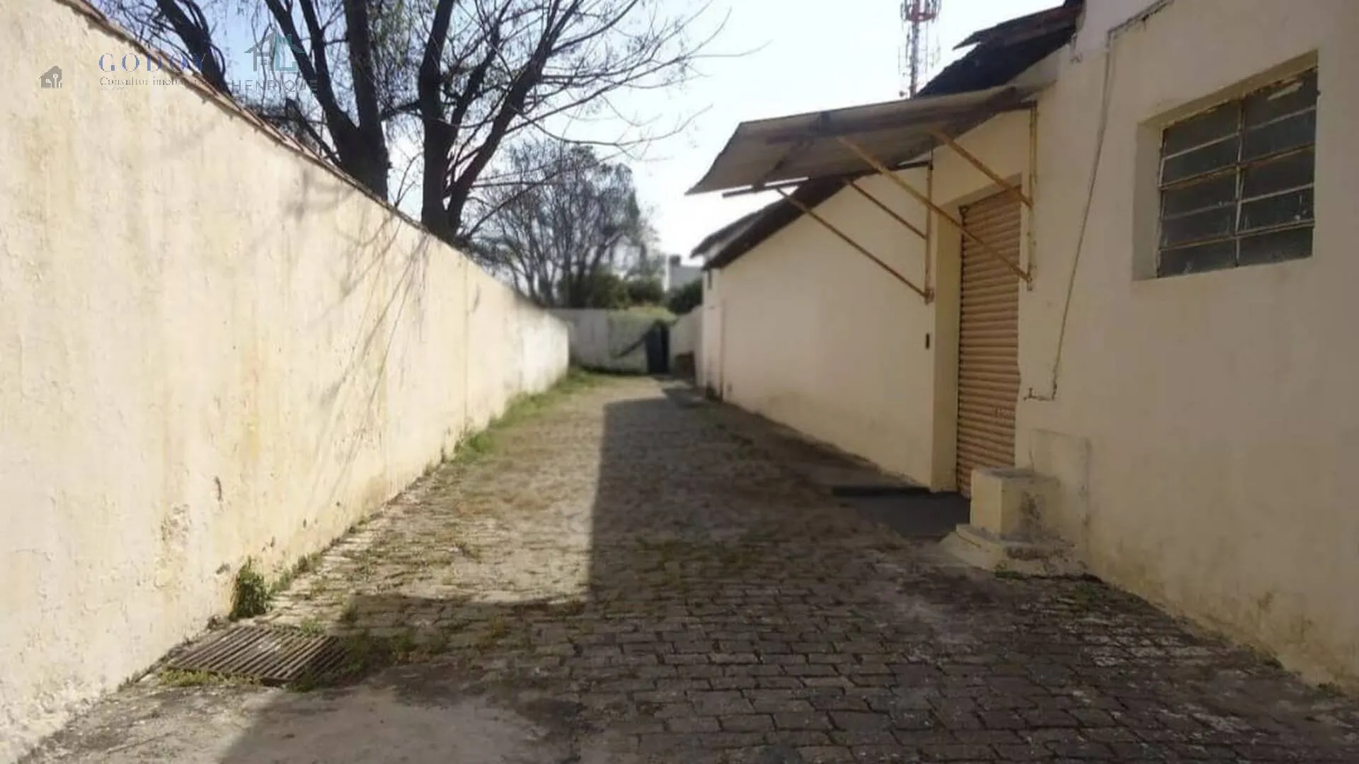 Imagem Ponto Comercial / Galpão para Locação - Pindamonhangaba