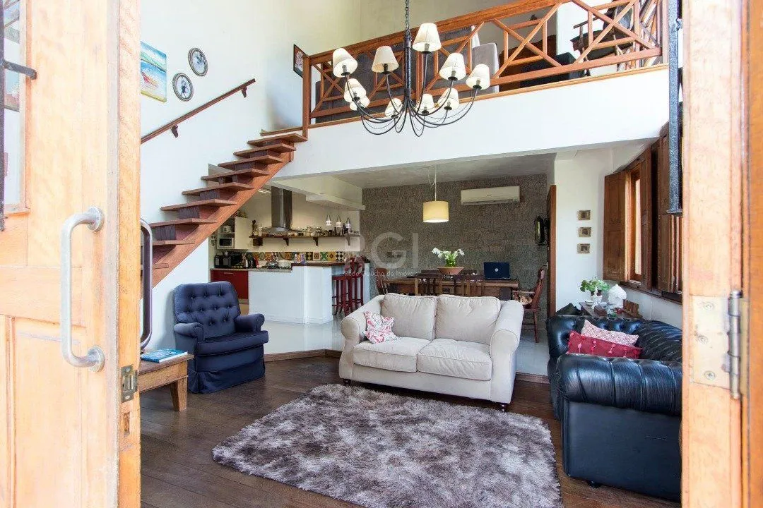 Imagem Casa para Venda - 250m², 3 dormitórios, sendo 2 suites, 3 vagas - Ponta Grossa