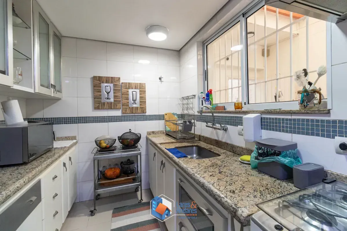 Imagem Sobrado para venda em Alto da Lapa com 3 quartos, sendo 1 suíte, 330m²