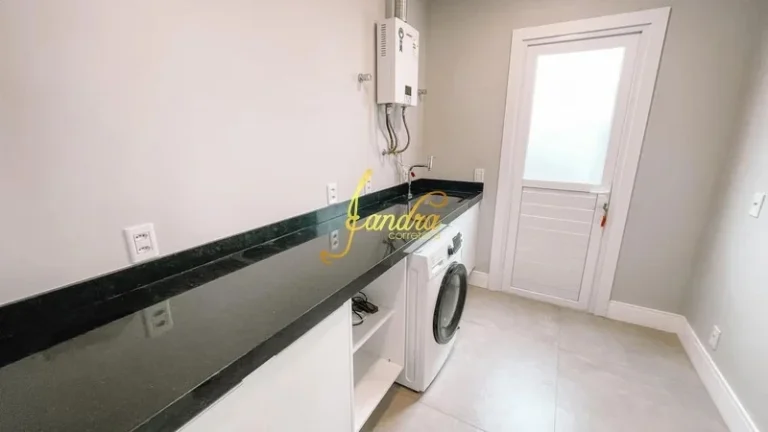 Imagem Casa térrea com 3 suítes e beira de lago com piscina