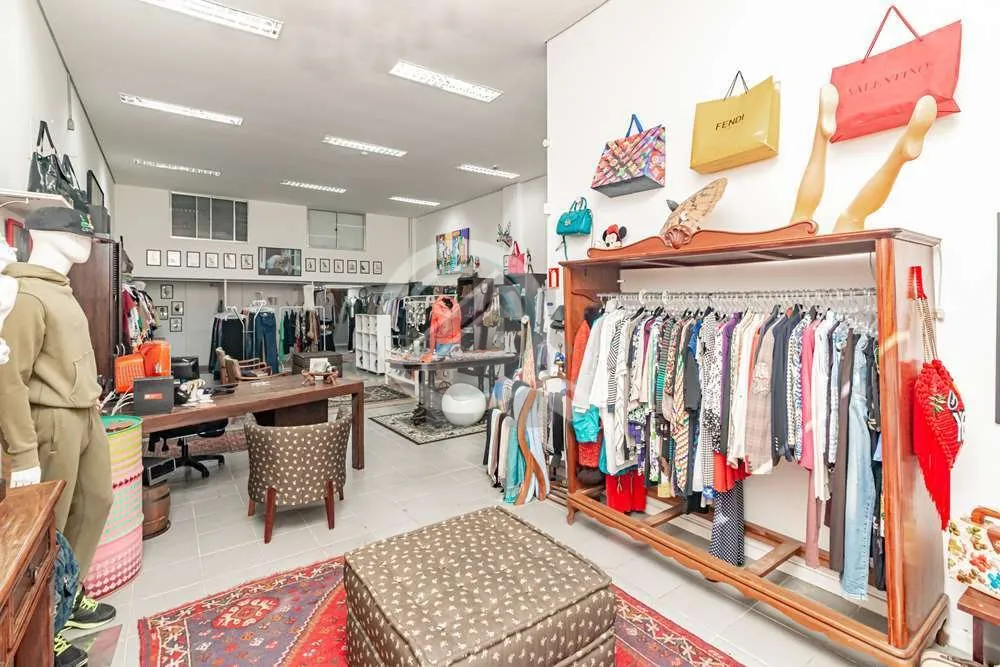 Imagem A região do Moinhos de Vento, onde esta loja comercial está localizada, é uma das mais charmosas ...