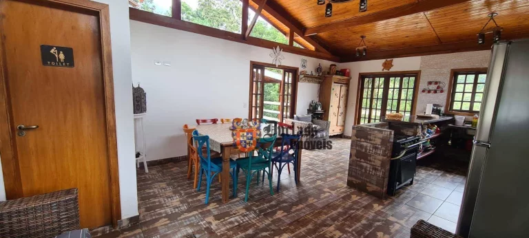 Imagem Chácara com 4 dormitórios à venda, 1000 m² por R$ 950.000,00 - Clube de Campo Vale do Sol - Campos do Jordão/SP