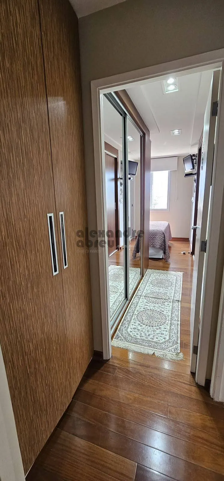 Imagem Apartamento a venda na região do portal do Morumbi, 3 suítes, 2 vagas.