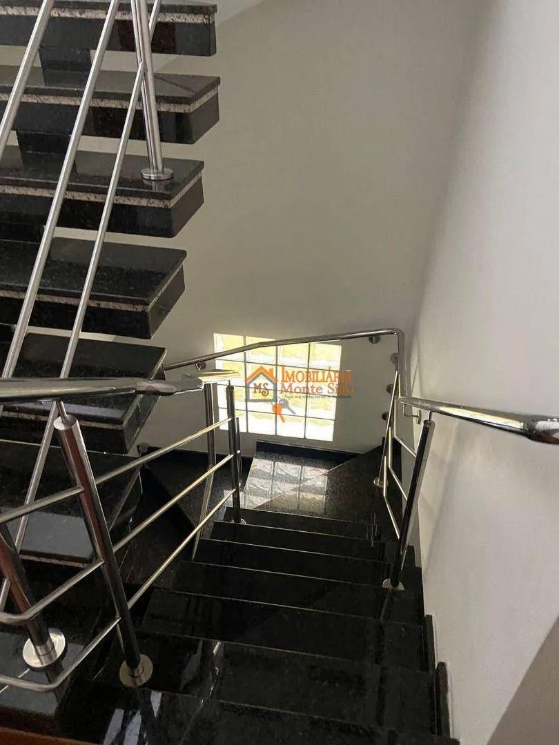 Imagem Sobrado com 3 dormitórios à venda, 228 m² por R$ 901.000,00 - Jardim Santa Clara - Guarulhos/SP