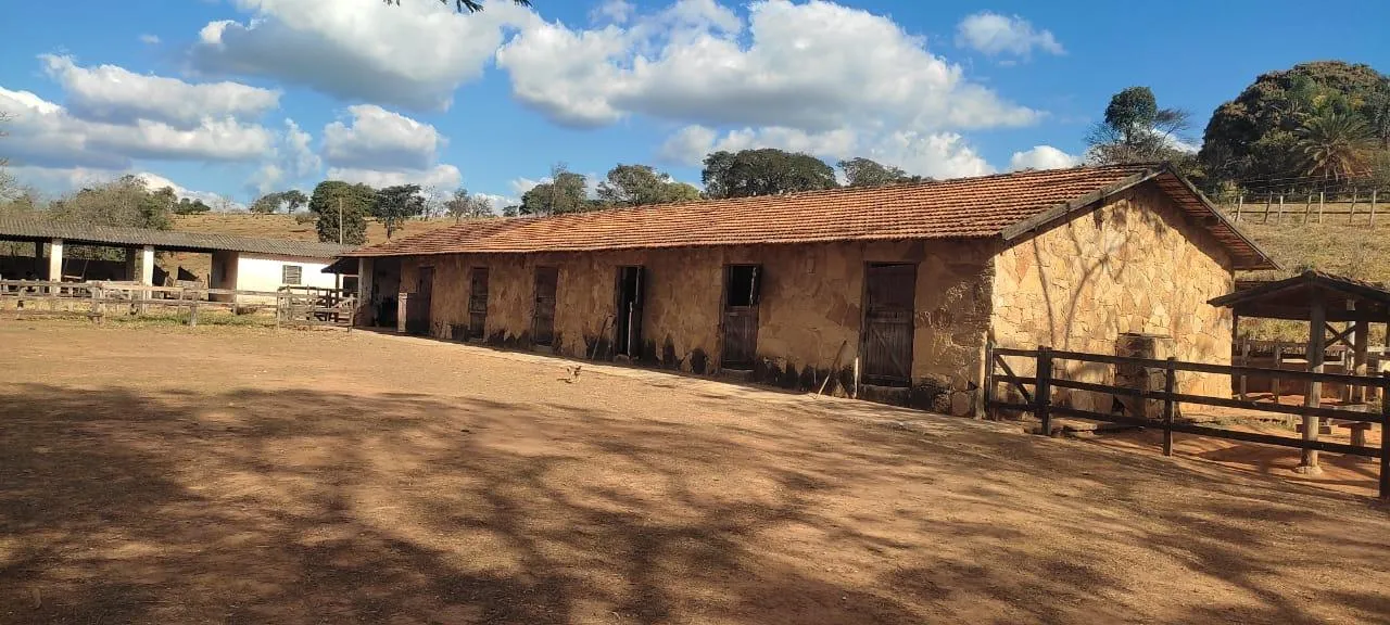 Imagem Vendo uma excelente fazenda na região de Itaúna/MG 212 hectares de terra